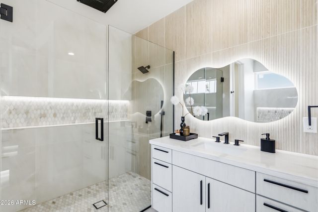 4002 N 34TH Street, Phoenix, AZ 85018