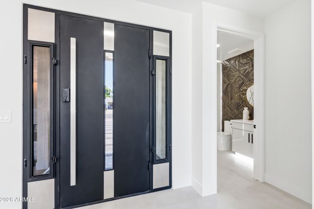 4002 N 34TH Street, Phoenix, AZ 85018