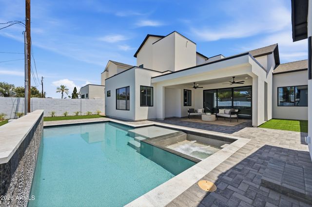 4002 N 34TH Street, Phoenix, AZ 85018