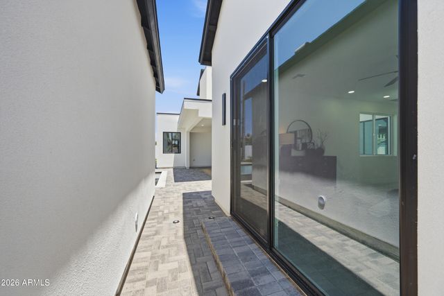 4002 N 34TH Street, Phoenix, AZ 85018