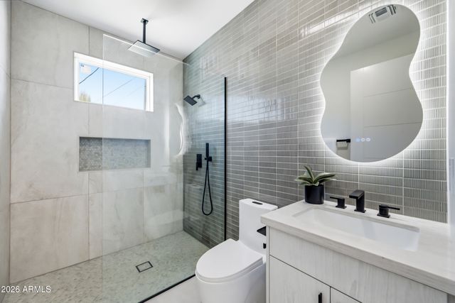 4002 N 34TH Street, Phoenix, AZ 85018