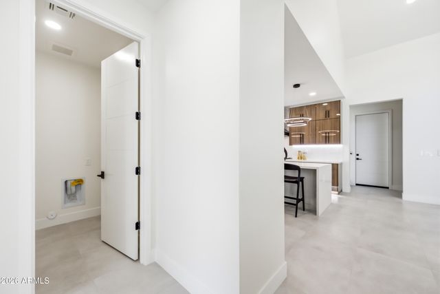 4002 N 34TH Street, Phoenix, AZ 85018