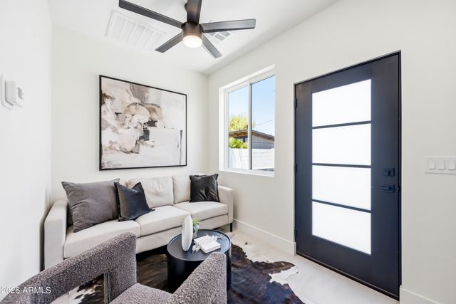 4002 N 34TH Street, Phoenix, AZ 85018