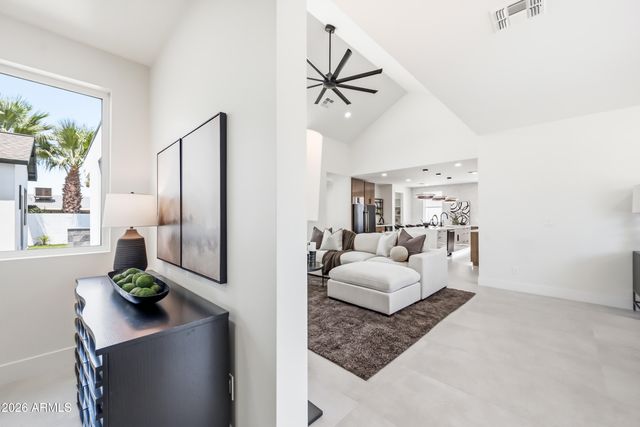 4002 N 34TH Street, Phoenix, AZ 85018