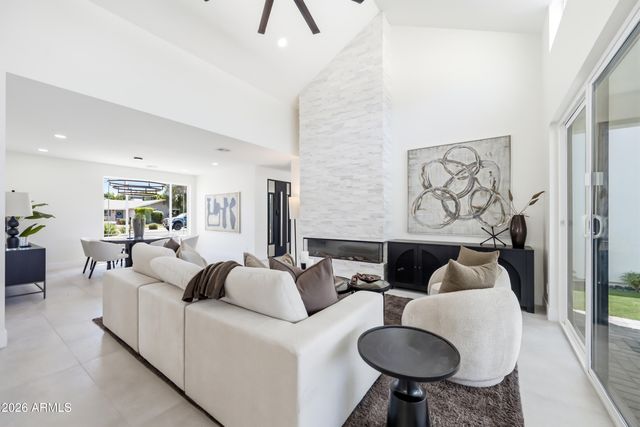 4002 N 34TH Street, Phoenix, AZ 85018