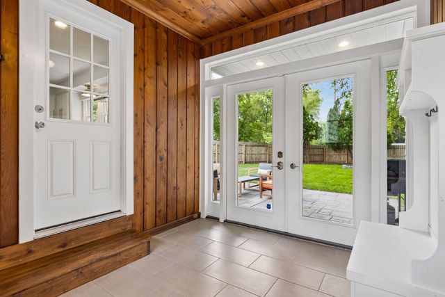 2513 Zenith Avenue N, Golden Valley, MN 55422