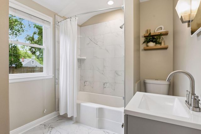 2513 Zenith Avenue N, Golden Valley, MN 55422