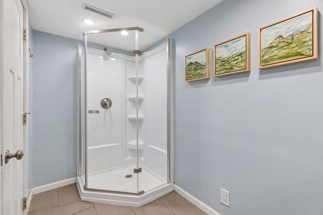 2513 Zenith Avenue N, Golden Valley, MN 55422