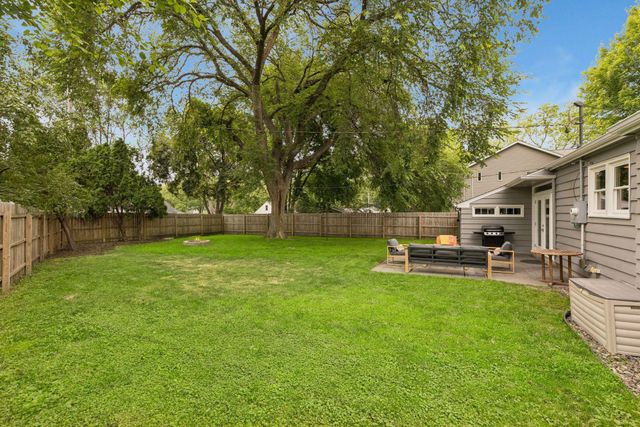 2513 Zenith Avenue N, Golden Valley, MN 55422