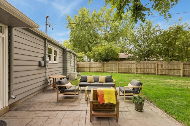 2513 Zenith Avenue N, Golden Valley, MN 55422