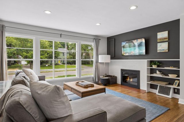 2513 Zenith Avenue N, Golden Valley, MN 55422