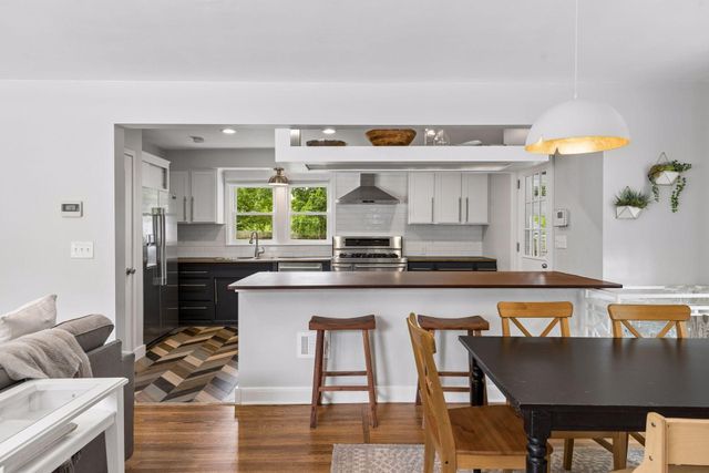 2513 Zenith Avenue N, Golden Valley, MN 55422