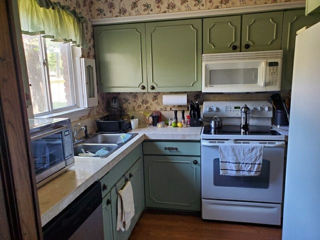 1013 N Cottonwood Drive, Richardson, TX 75080