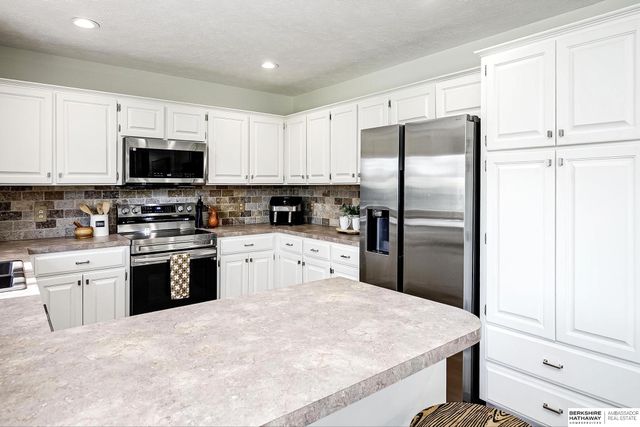 11889 S 217th Street, Gretna, NE 68028