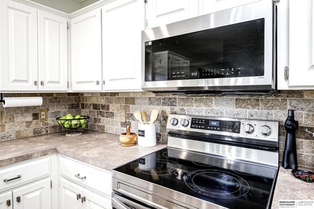 11889 S 217th Street, Gretna, NE 68028