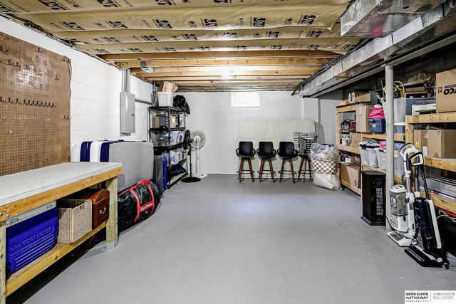 11889 S 217th Street, Gretna, NE 68028