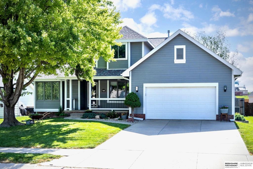 11889 S 217th Street, Gretna, NE 68028