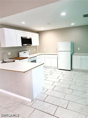 6336 Royal Woods DR B, Fort Myers, FL 33908