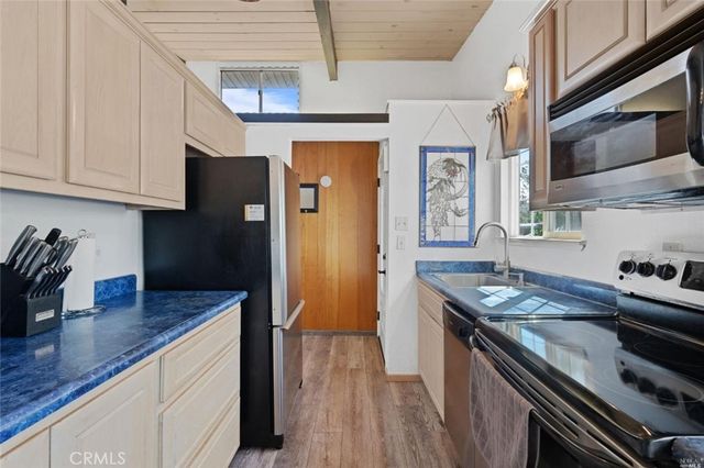 12762 Shoreview Drive, Clearlake Oaks, CA 95423