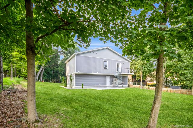 41 Alden Road, Poughkeepsie, NY 12603
