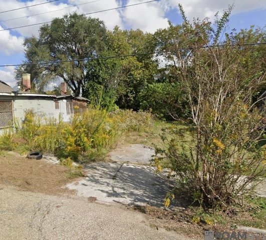 221 S 11th St, Baton Rouge, LA 70802