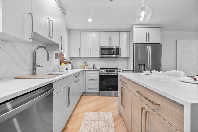 77 Waverley Avenue 77A, Watertown, MA 02472