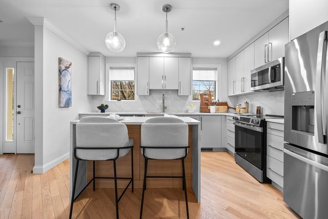 77 Waverley Avenue 77A, Watertown, MA 02472