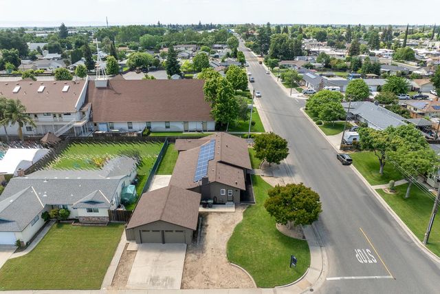 2211 California St, Escalon, CA 95320