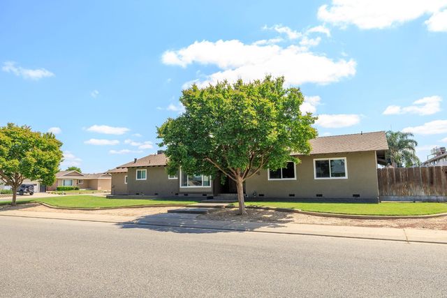 2211 California St, Escalon, CA 95320