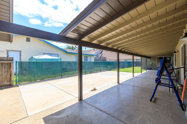 2211 California St, Escalon, CA 95320