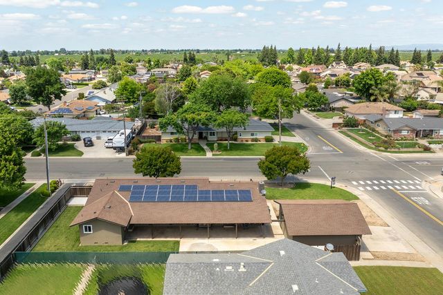 2211 California St, Escalon, CA 95320
