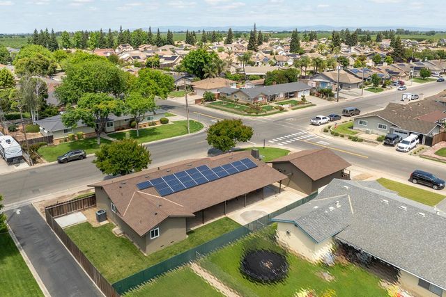 2211 California St, Escalon, CA 95320