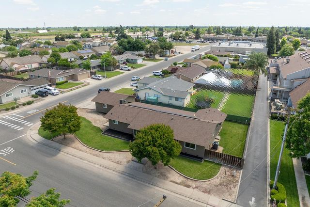 2211 California St, Escalon, CA 95320