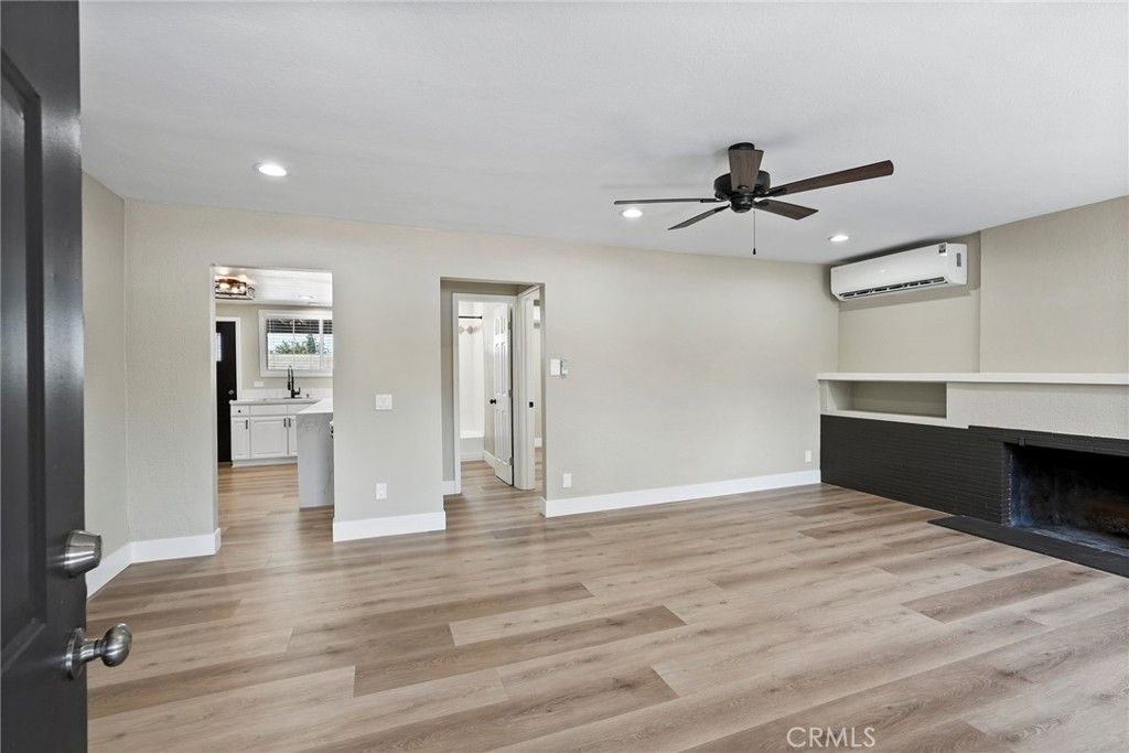 Image 12 of property listing at 44839 Division St, Lancaster, CA 93535
