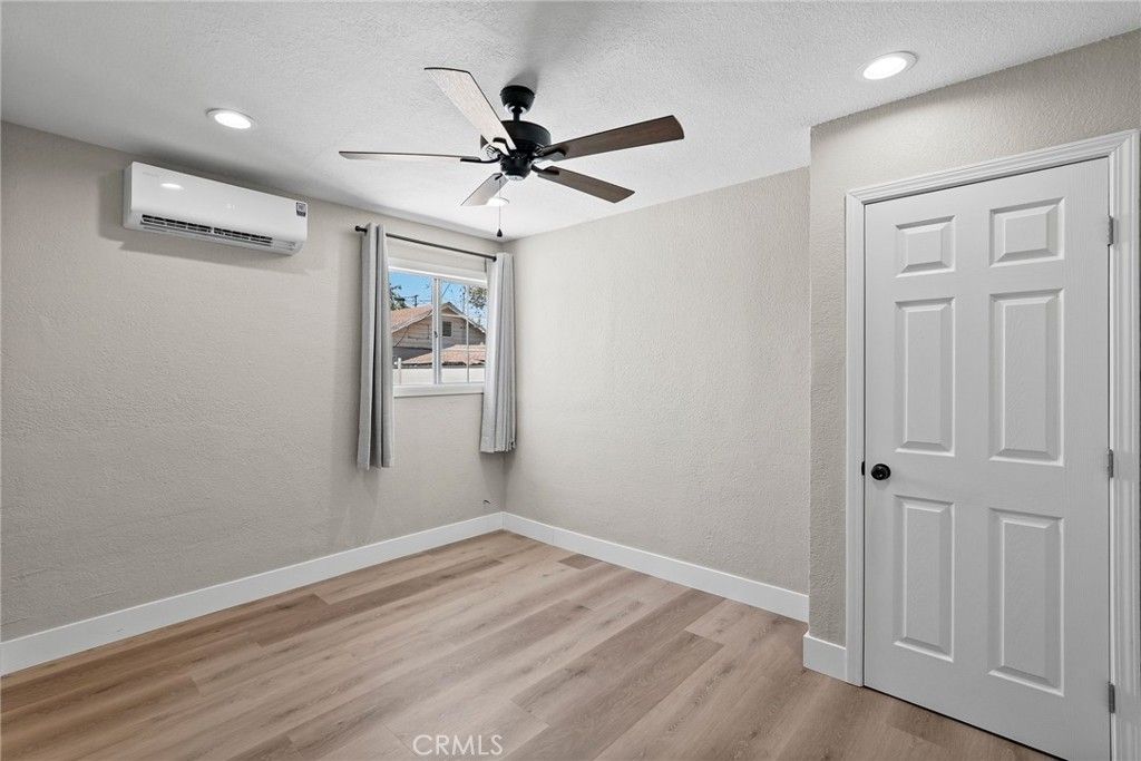 Image 29 of property listing at 44839 Division St, Lancaster, CA 93535