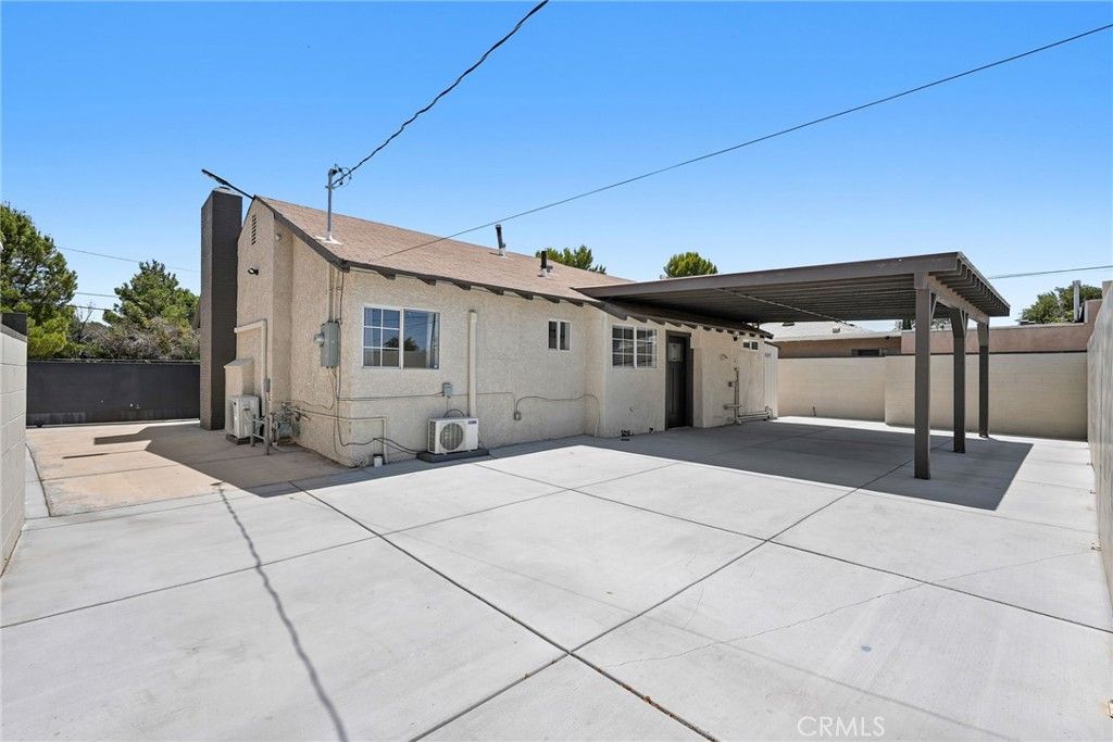 Image 35 of property listing at 44839 Division St, Lancaster, CA 93535