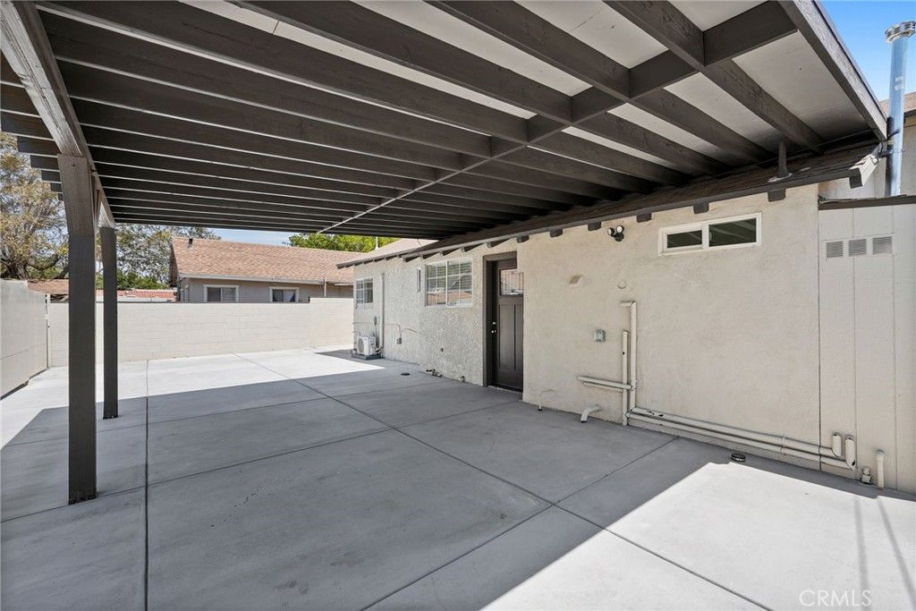 Image 37 of property listing at 44839 Division St, Lancaster, CA 93535