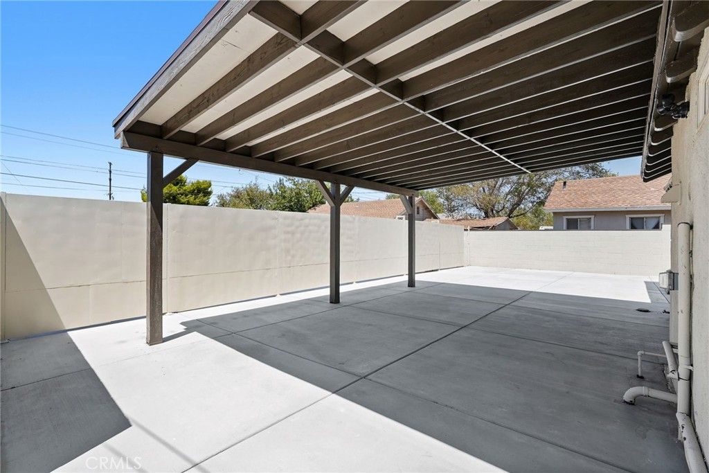 Image 38 of property listing at 44839 Division St, Lancaster, CA 93535
