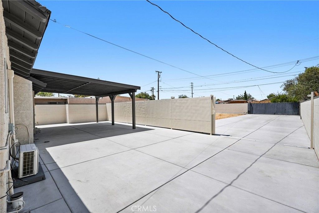 Image 39 of property listing at 44839 Division St, Lancaster, CA 93535
