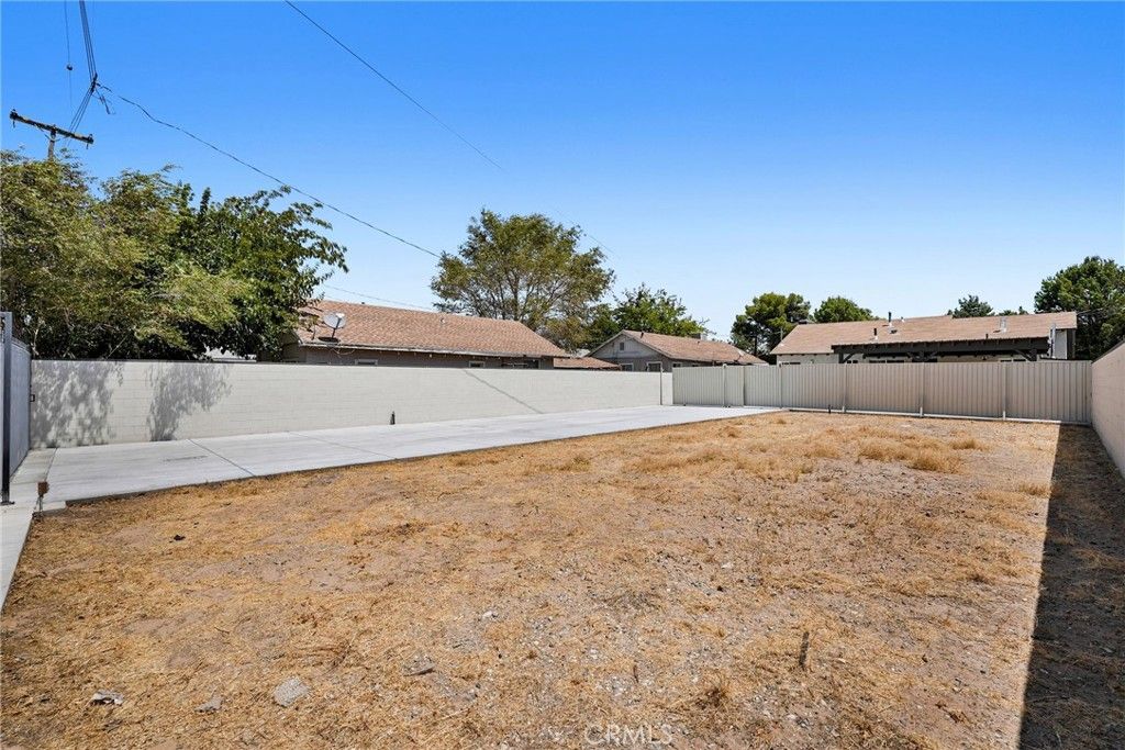 Image 42 of property listing at 44839 Division St, Lancaster, CA 93535