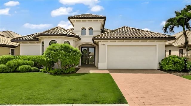 11942 Heather Woods CT, Naples, FL 34120