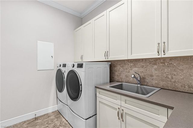 11942 Heather Woods CT, Naples, FL 34120