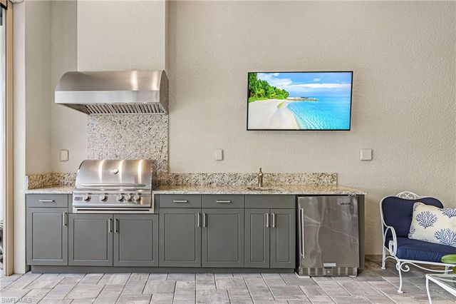 11942 Heather Woods CT, Naples, FL 34120