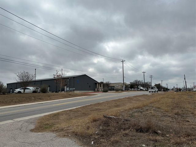 3 Lehman RD, Kyle, TX 78640