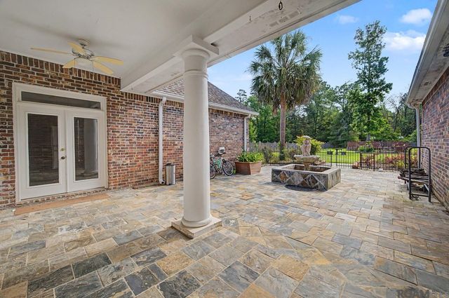 35110 Stone Castle Dr, Denham Springs, LA 70706