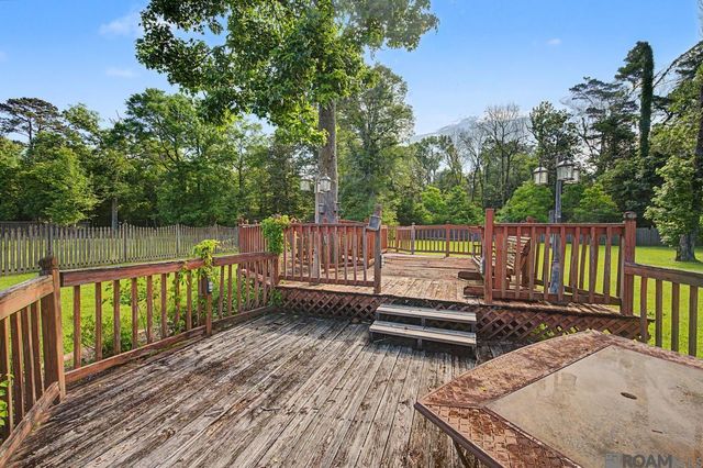 35110 Stone Castle Dr, Denham Springs, LA 70706