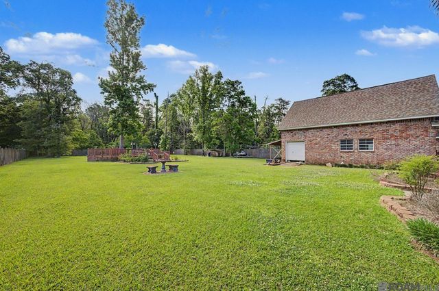 35110 Stone Castle Dr, Denham Springs, LA 70706