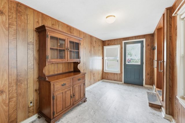 3 Inwood Rd, Auburn, MA 01501