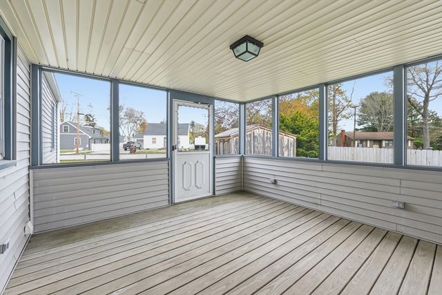 3 Inwood Rd, Auburn, MA 01501