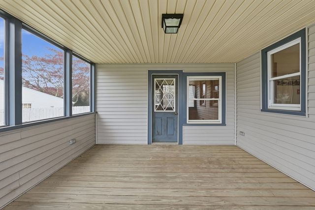 3 Inwood Rd, Auburn, MA 01501